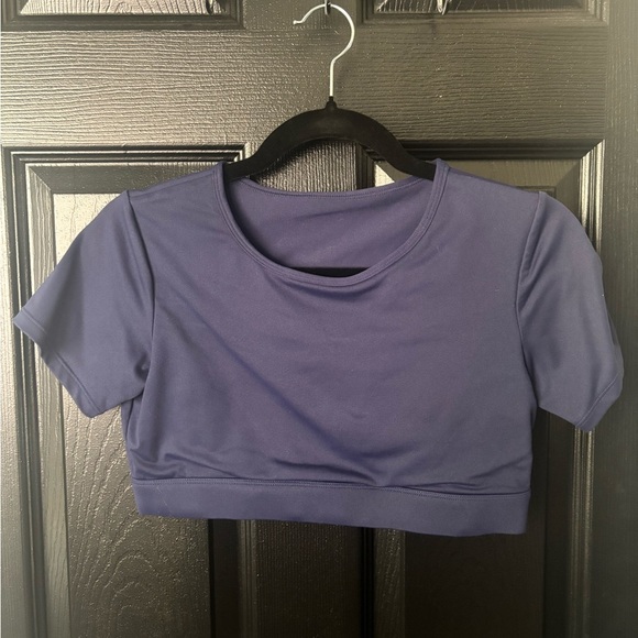 ‼️Price Drop‼️End of Summer Sale‼️ Navy Crop Top with Circle Cut Out - Picture 1 of 3